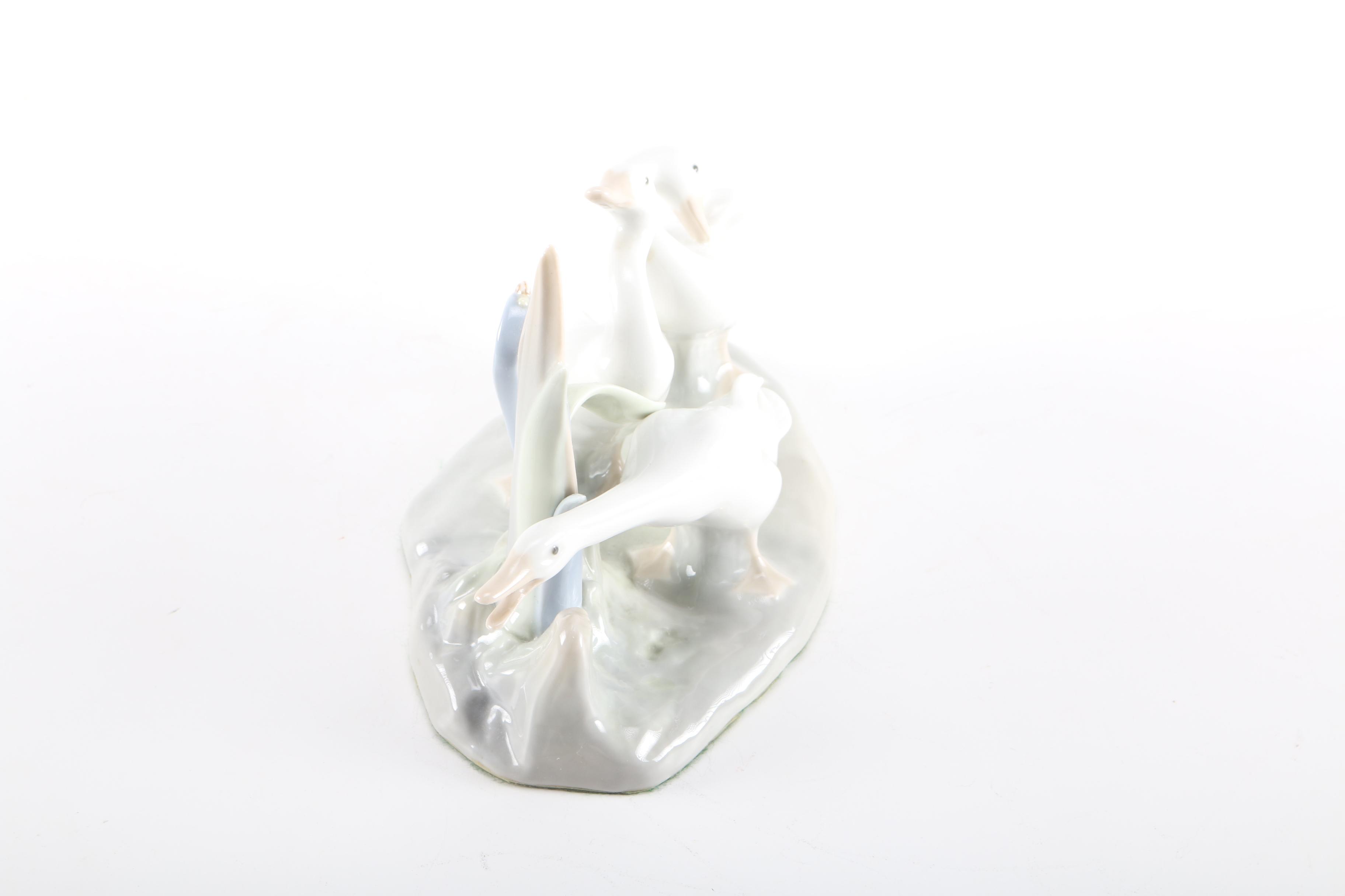 Lladro Porcelain "Geese" Figurine