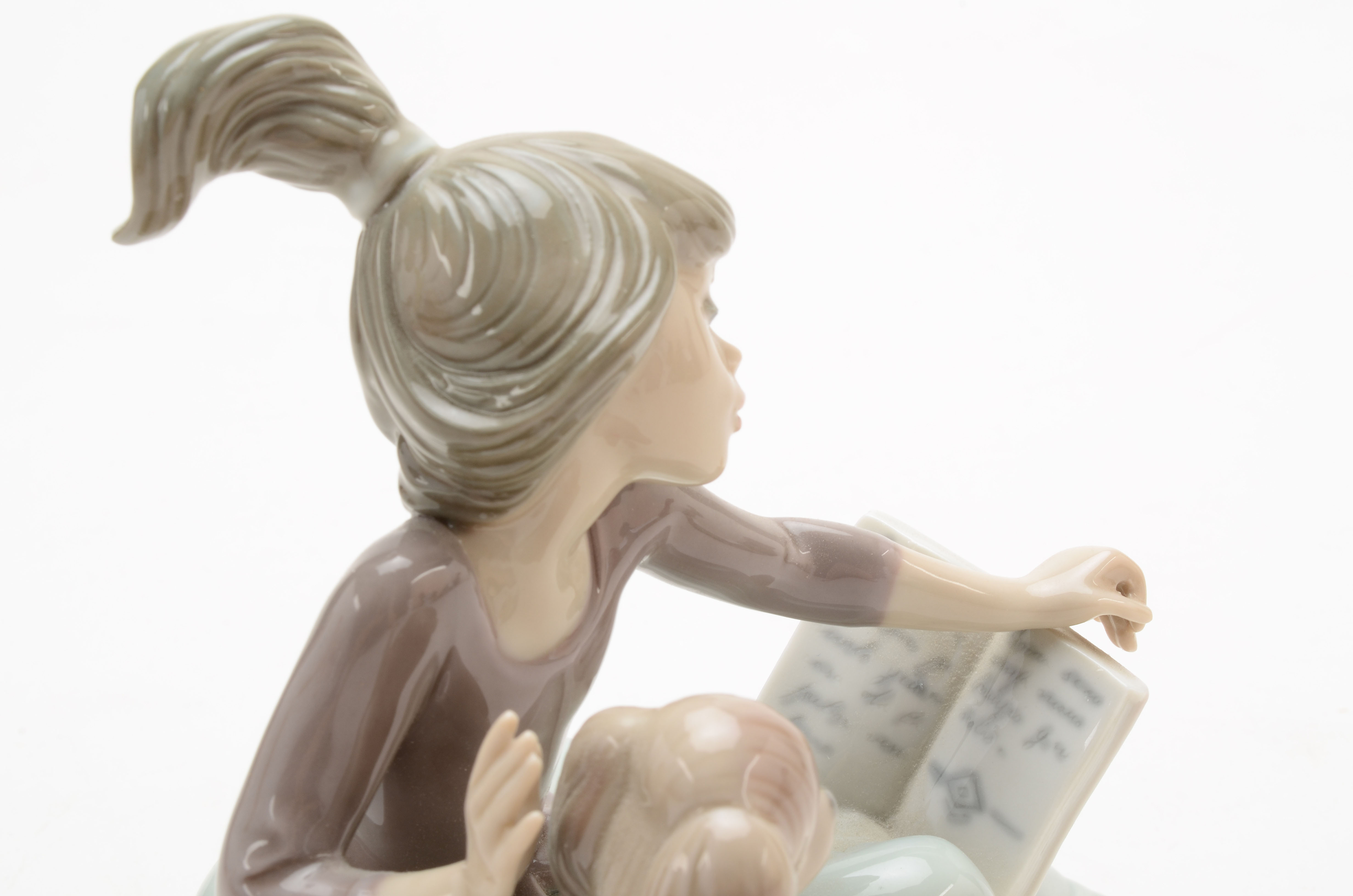 Lladro Porcelain Figurine "A Lesson Shared"