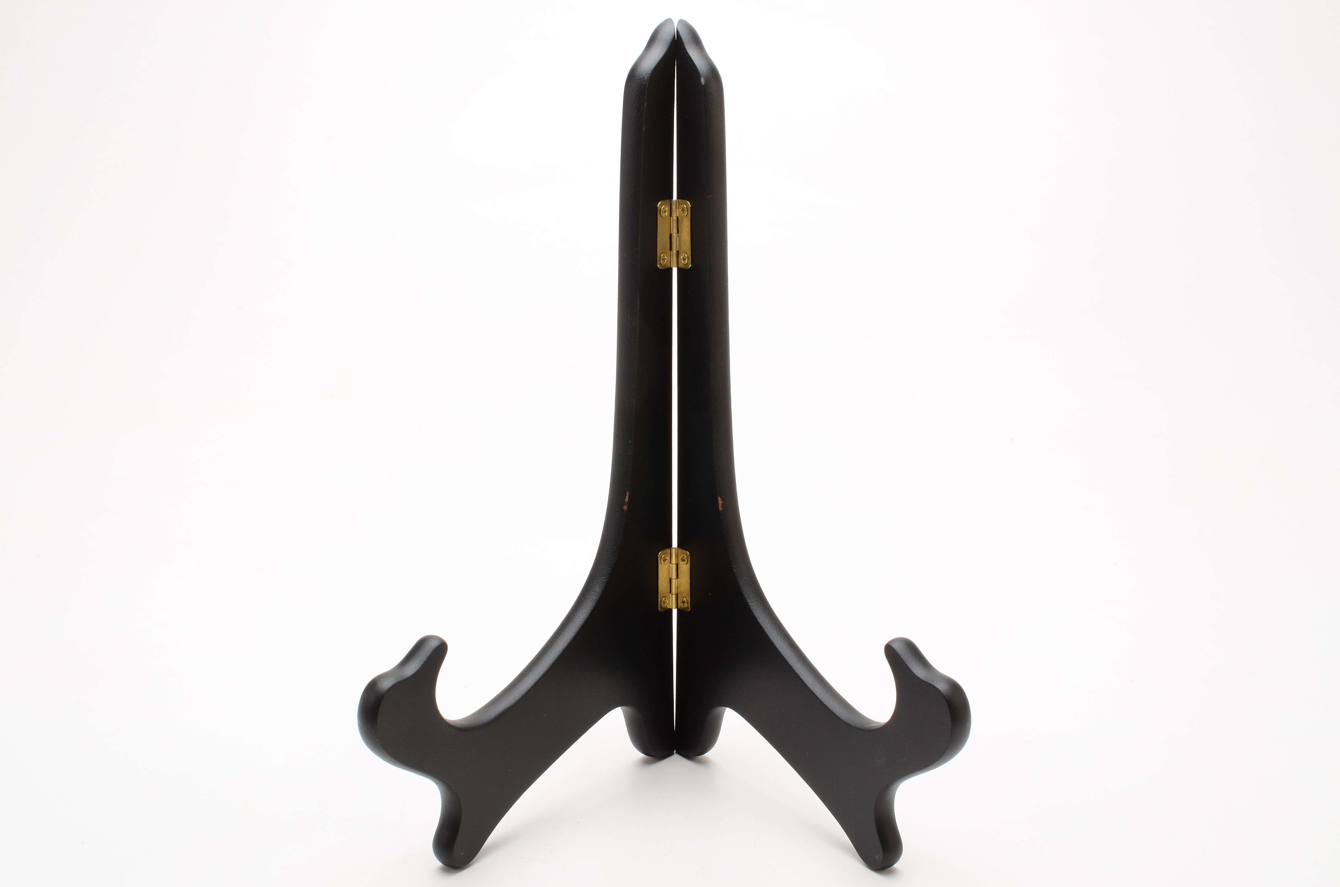 Pottery Piece With Figural Designs