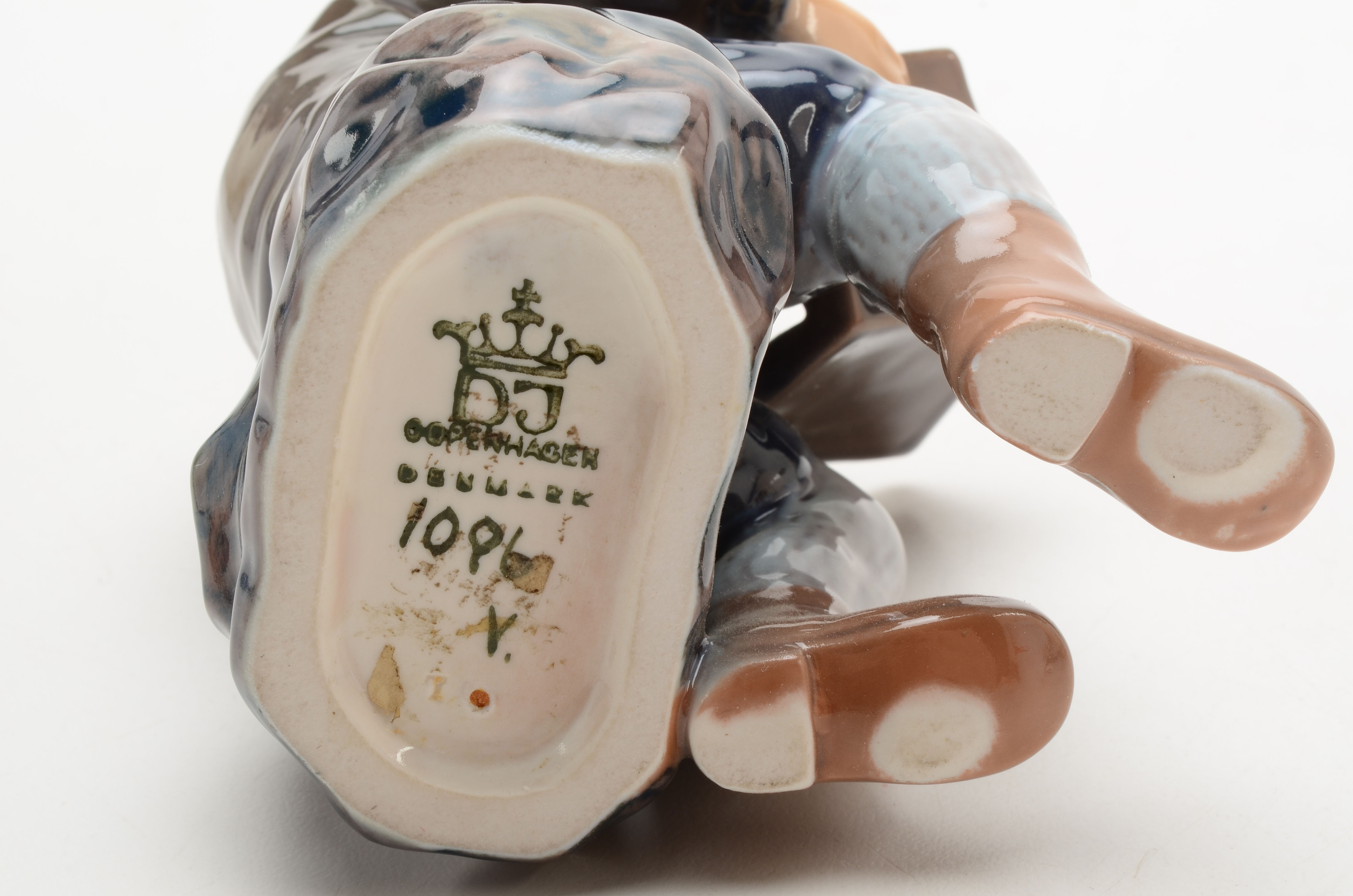 Signed Dahl Jensen Copenhagen Denmark Boy Reading Figurine