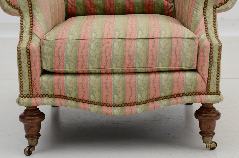 English Style Lounge Chair