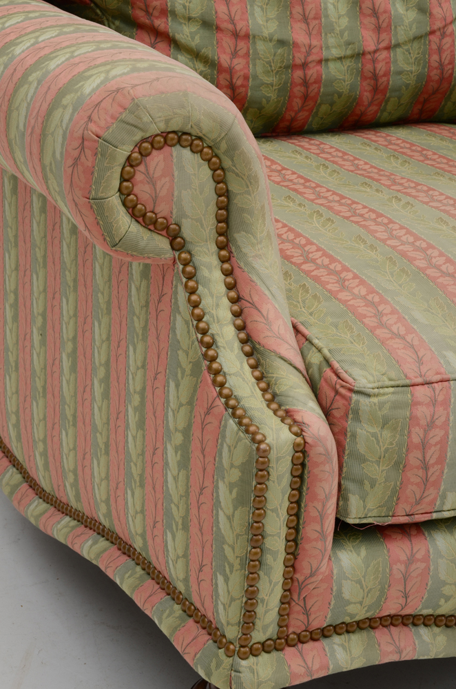 English Style Lounge Chair