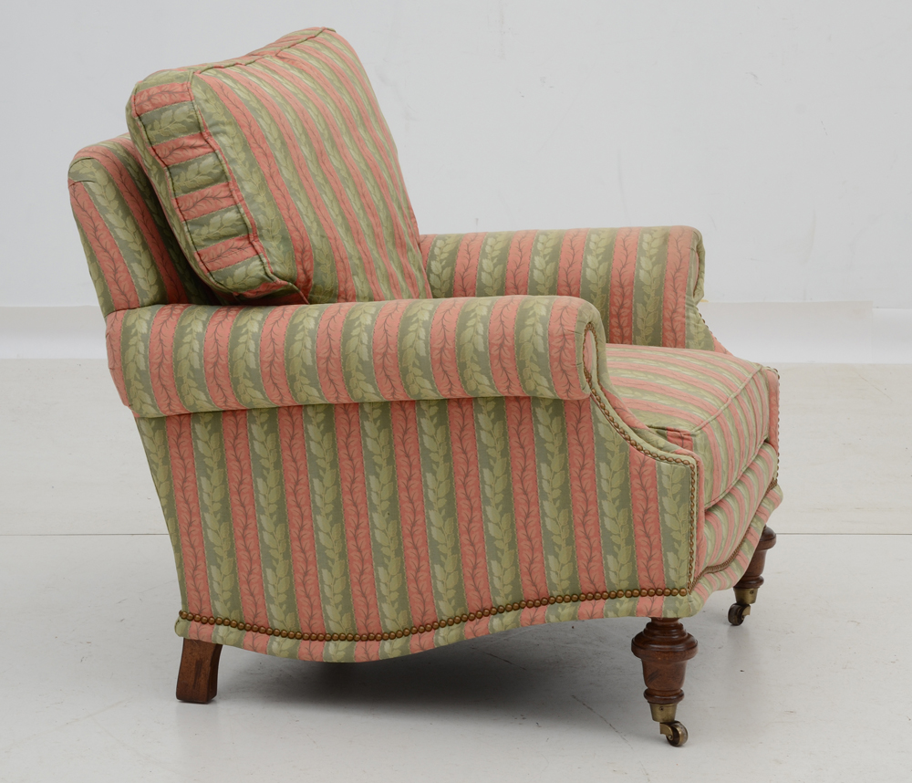 English Style Lounge Chair