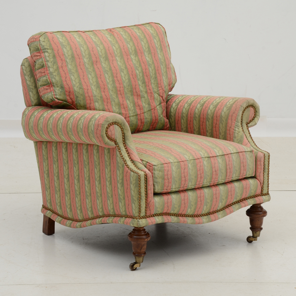 English Style Lounge Chair