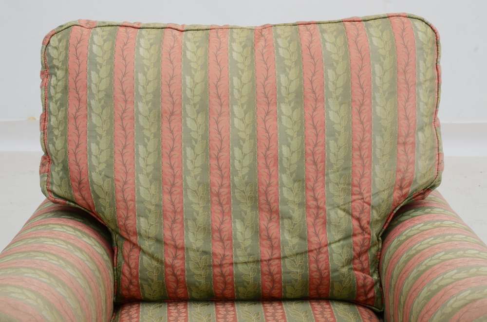 English Style Lounge Chair