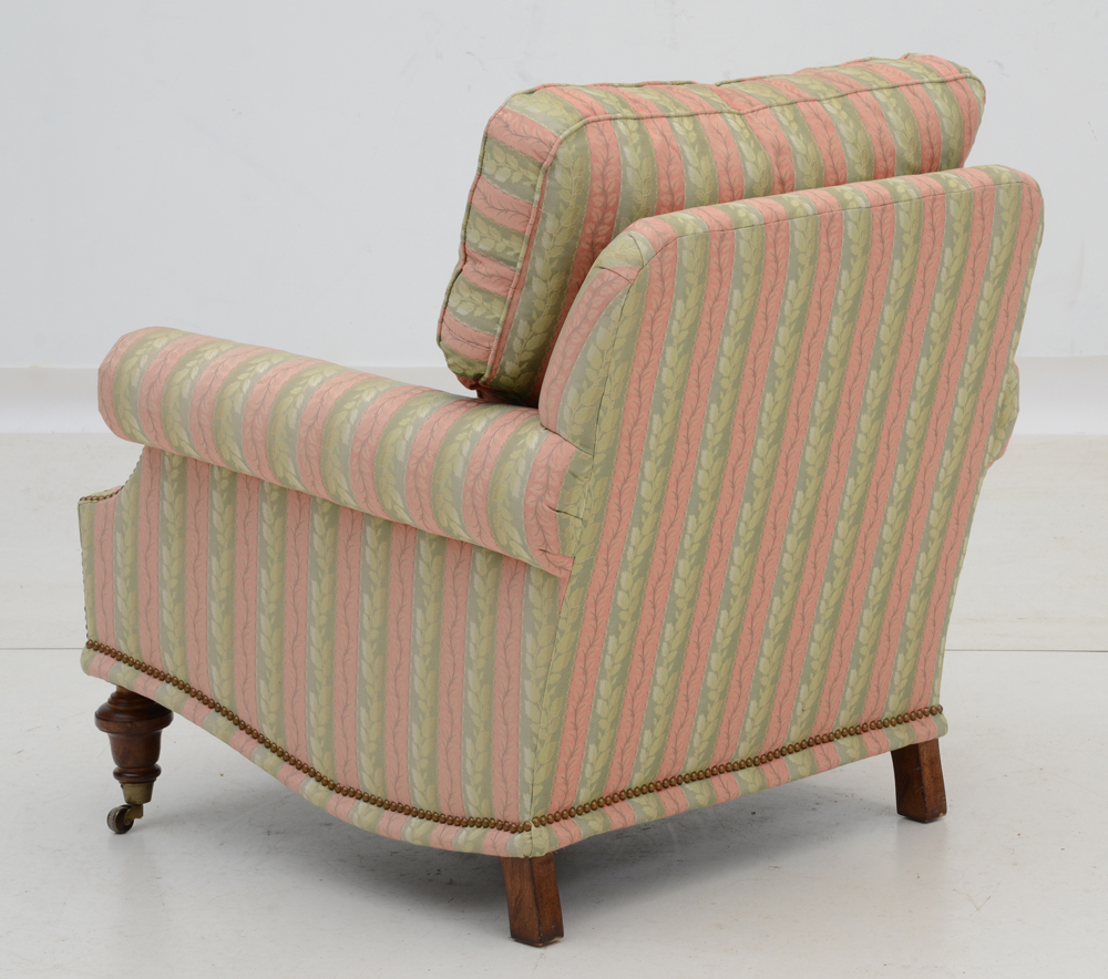 English Style Lounge Chair