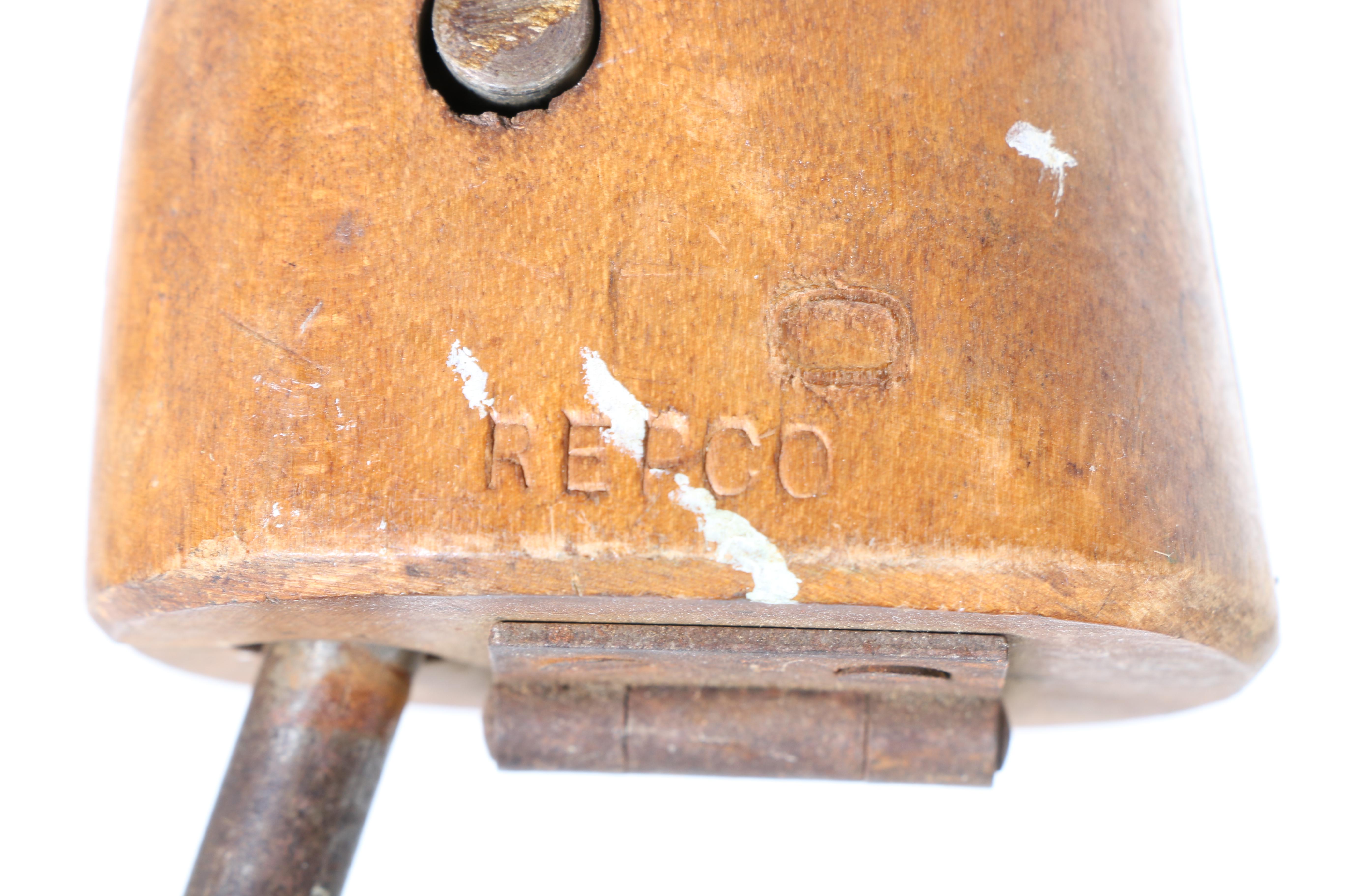 Woven Tote With Shoe Forms and Stretchers Including Gucci