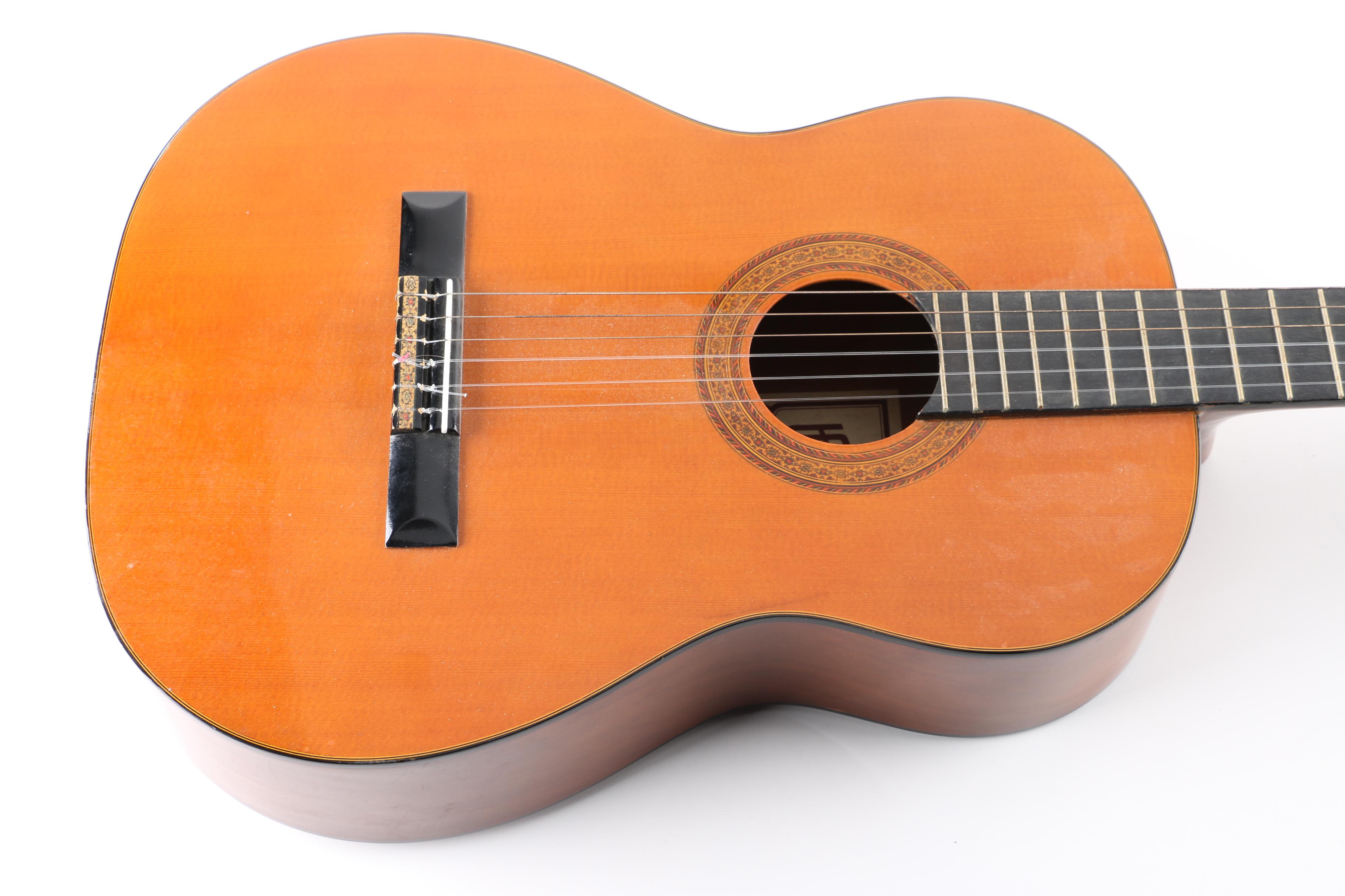 Hondo II Classical Style Acoustic Guitar and Case