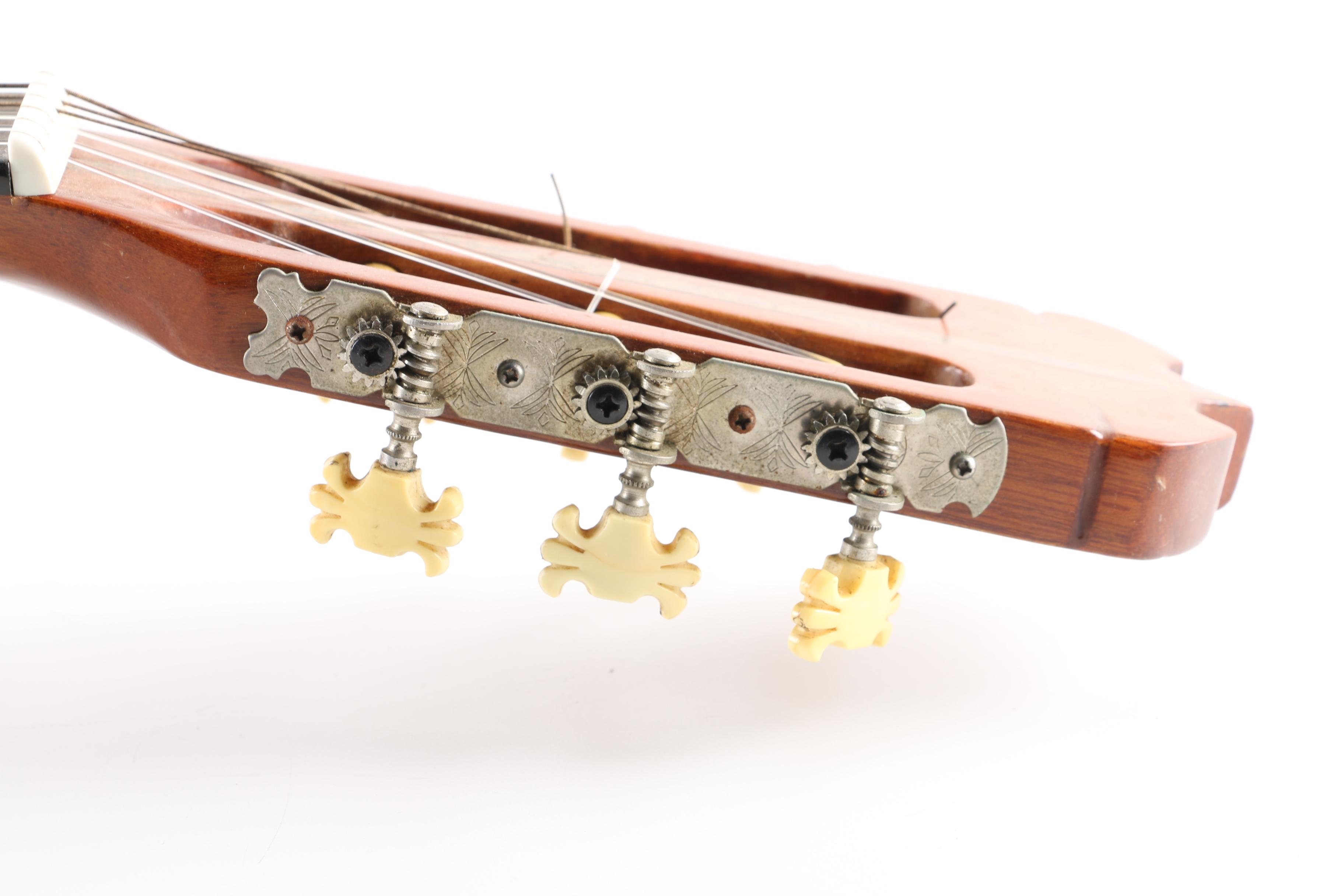 Hondo II Classical Style Acoustic Guitar and Case