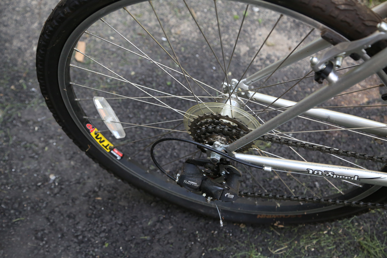 Schwinn Clear Creek 6-Speed Adult Bicycle