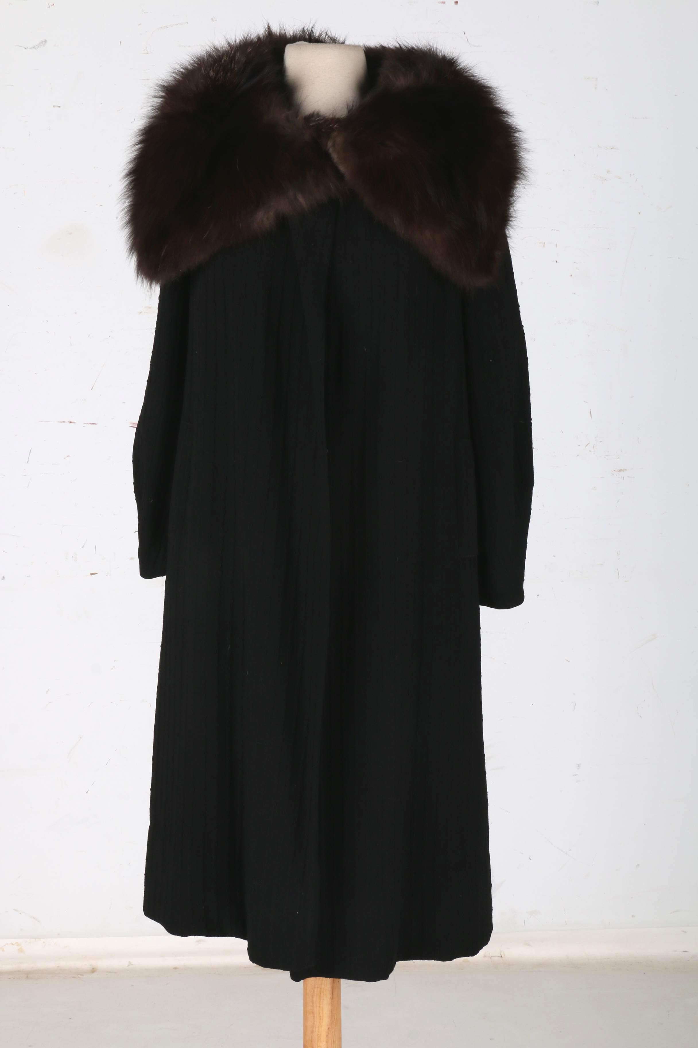 Women's Vintage Black Overcoat With Fox Fur Collar