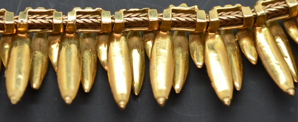 18K Yellow Gold Leaf Design Necklace