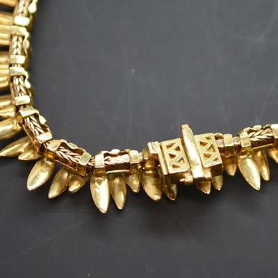 18K Yellow Gold Leaf Design Necklace