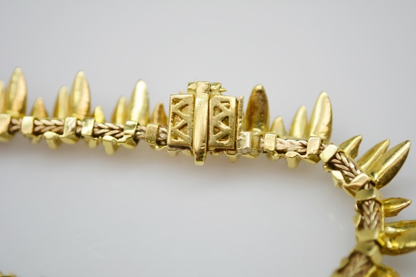 18K Yellow Gold Leaf Design Necklace