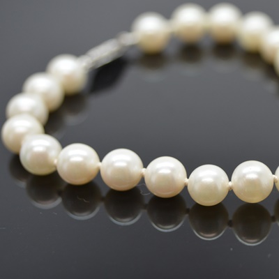 10K White Gold Clasp Akoya Cultured Pearl Bracelet