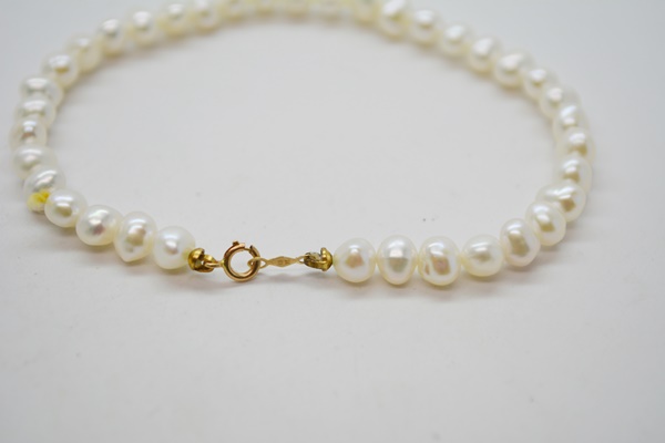 14K Yellow Gold Clasp Freshwater Pearl Bracelet