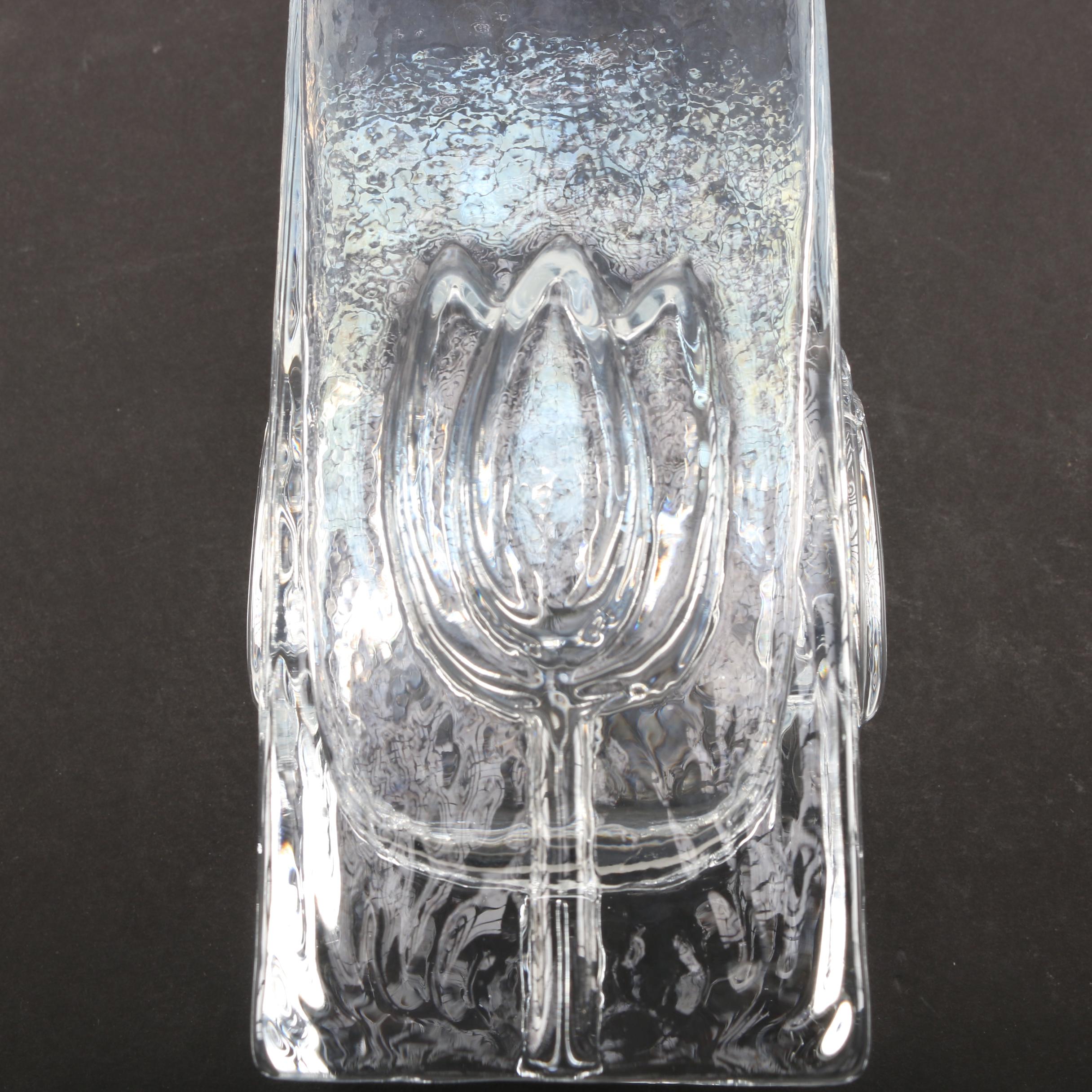 Crystal Vase With Tulip Design
