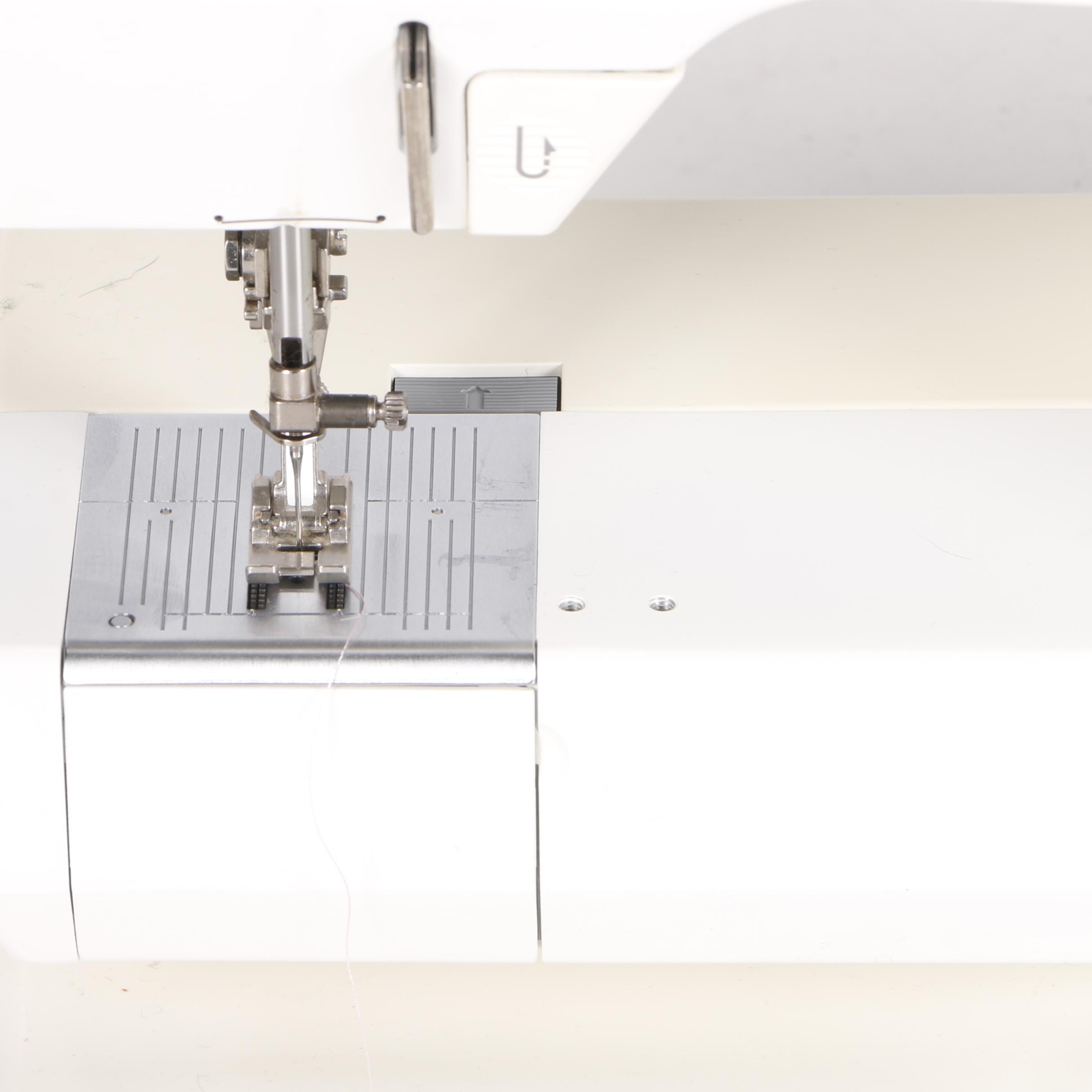 Bernina 1080 Sewing Machine and Carrying Case