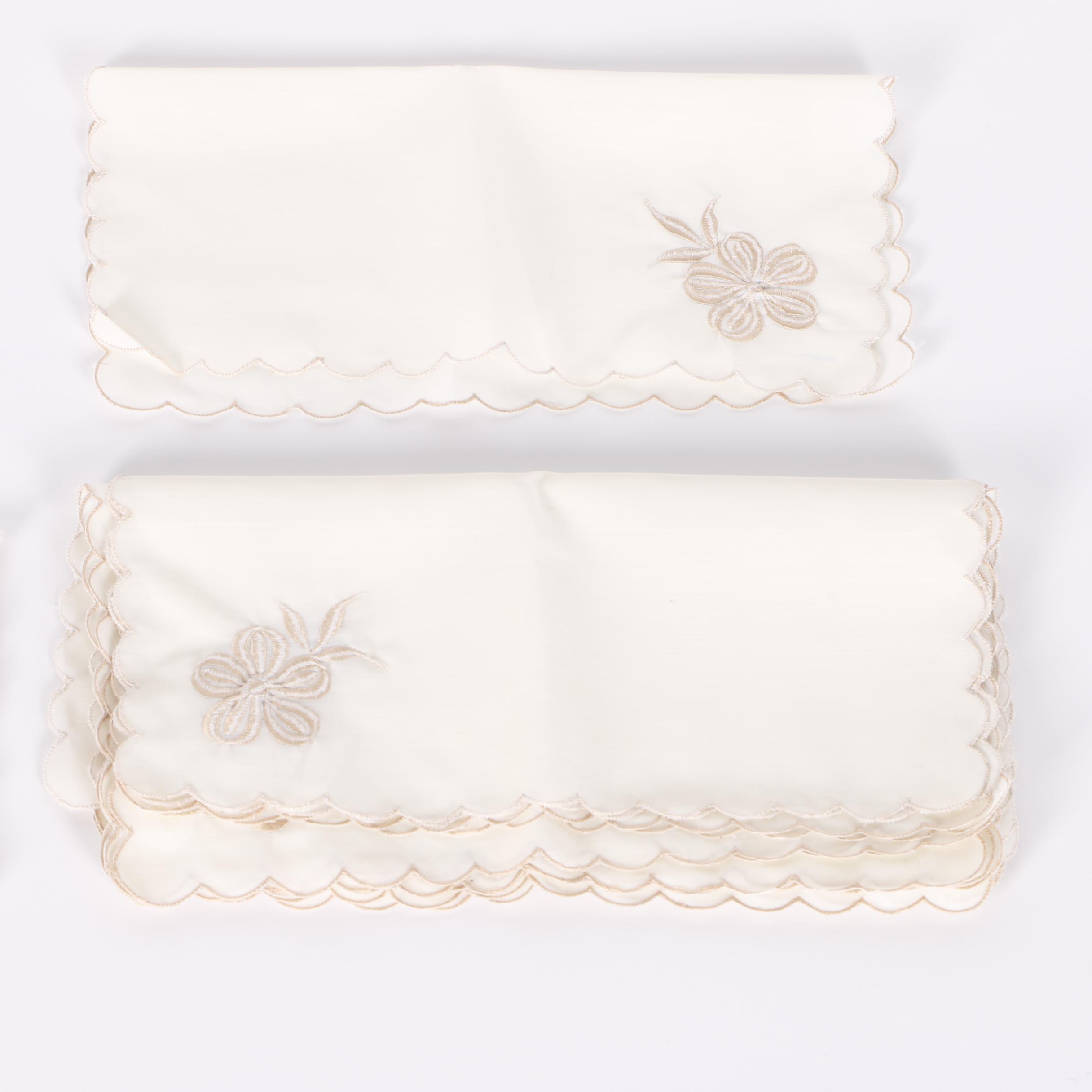 Tablecloth with Matching Cloth Placemats