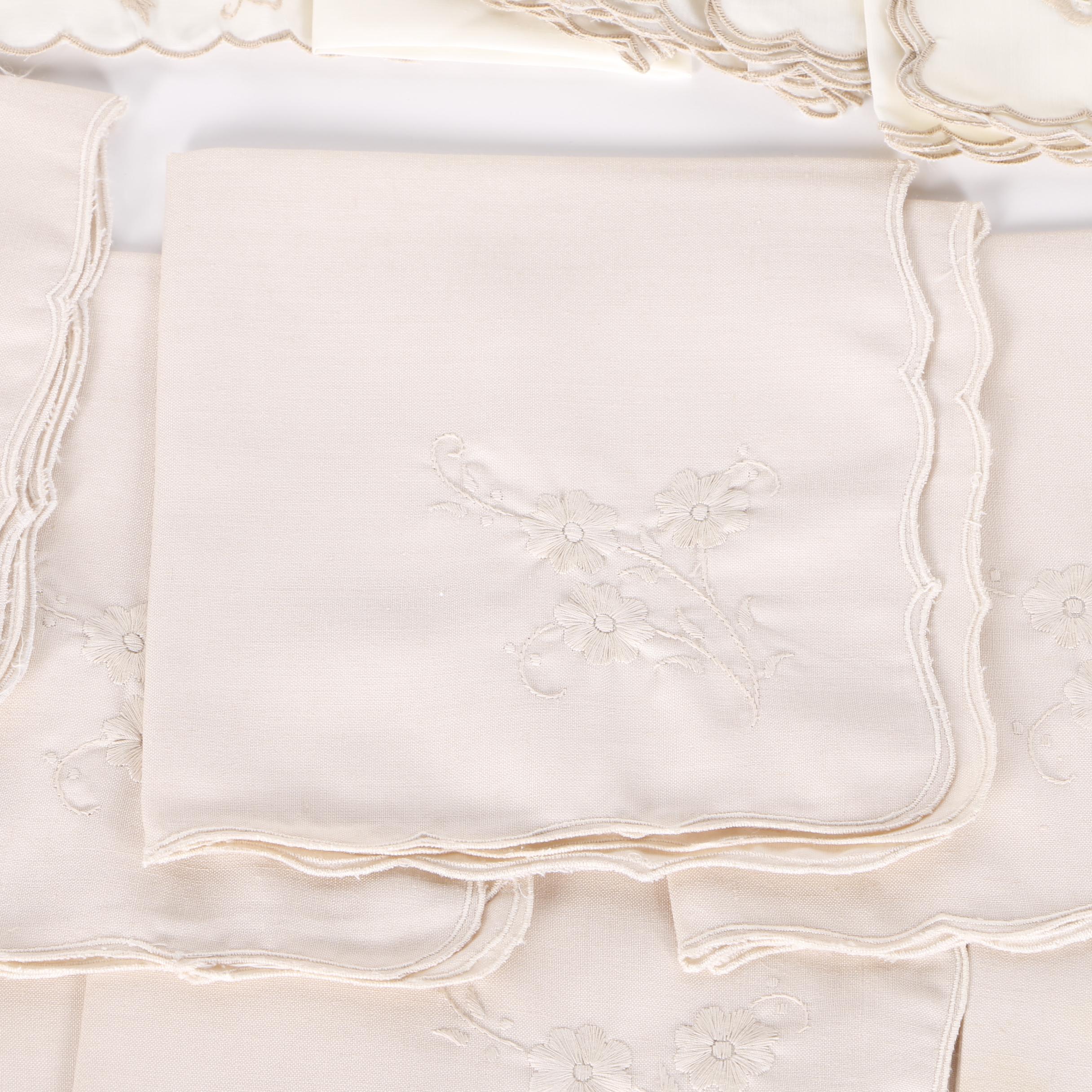 Tablecloth with Matching Cloth Placemats