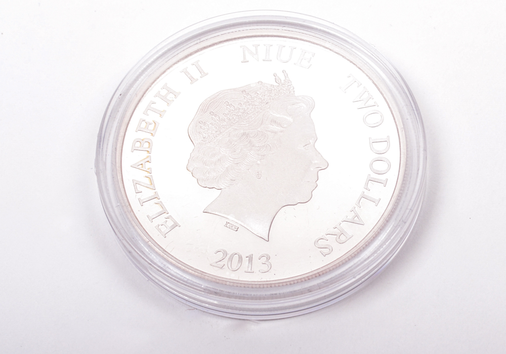 2013 Nieu Dr. Who 50th Anniversary Two Dollar Silver Coin with TARDIS