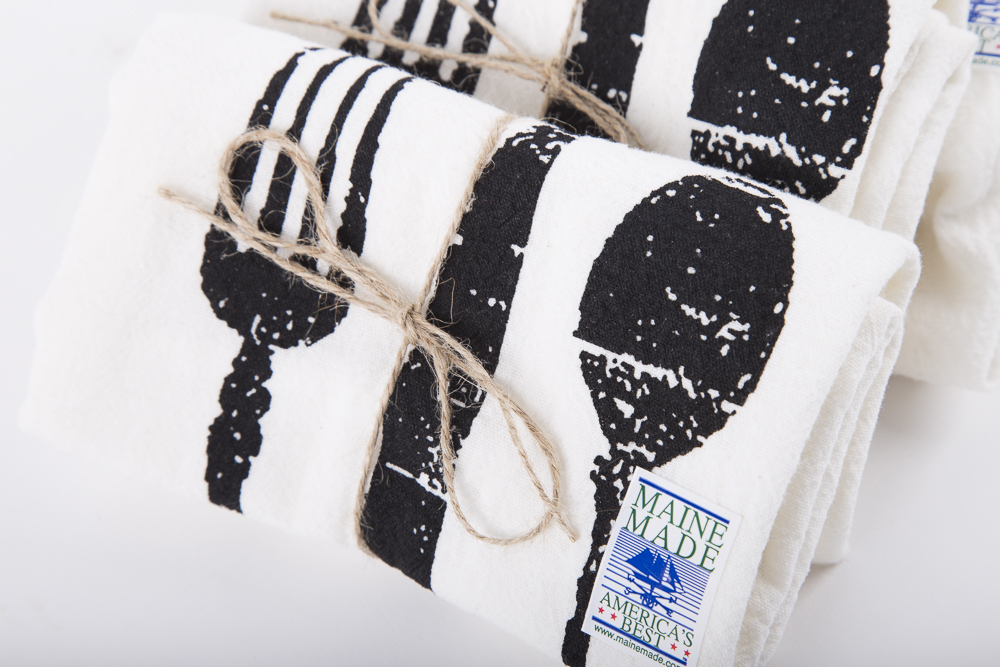 Bentwood Basket With Tea Towels