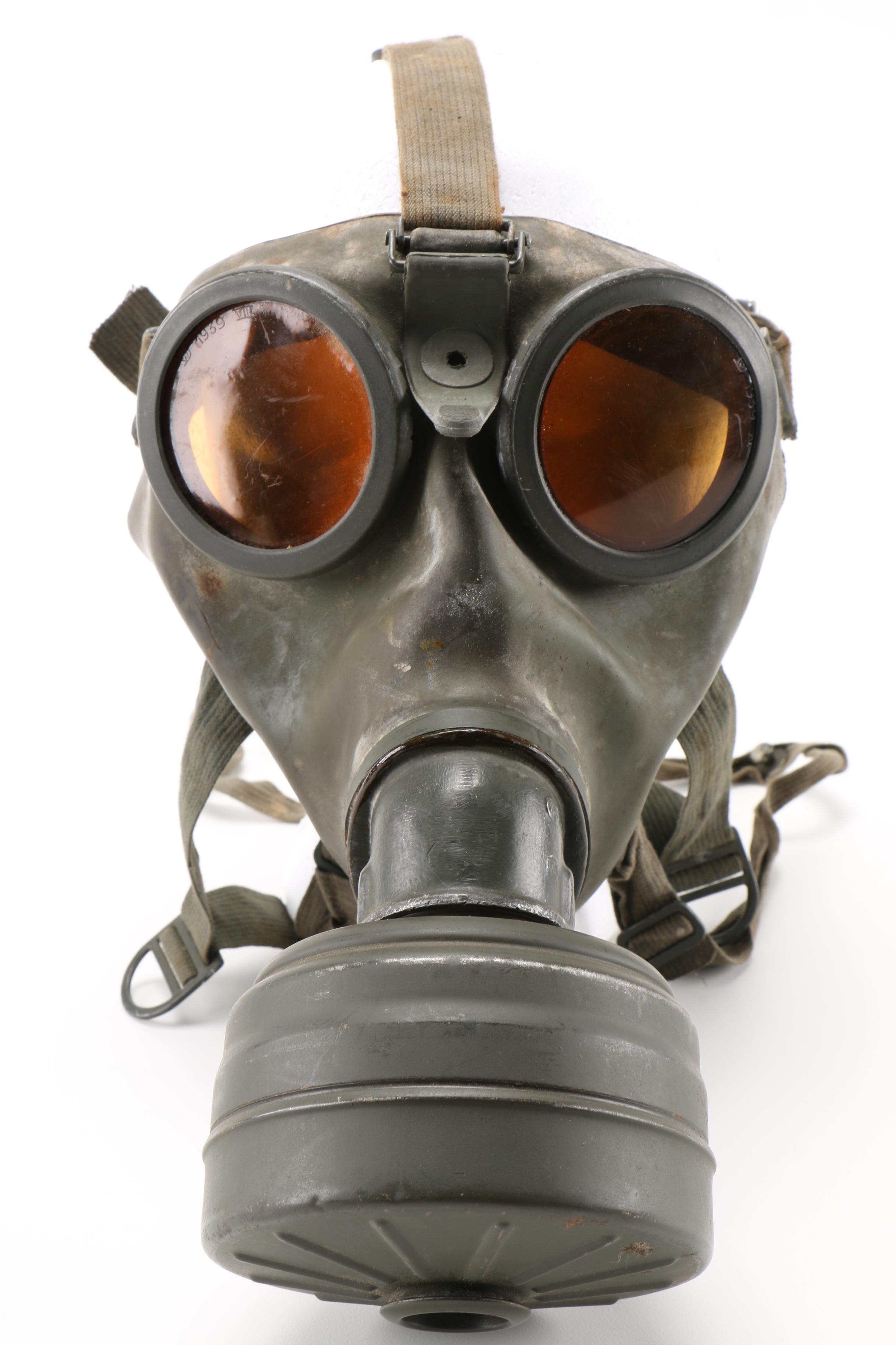 German WWII M38 Gas Mask, Filter and Travel Canister