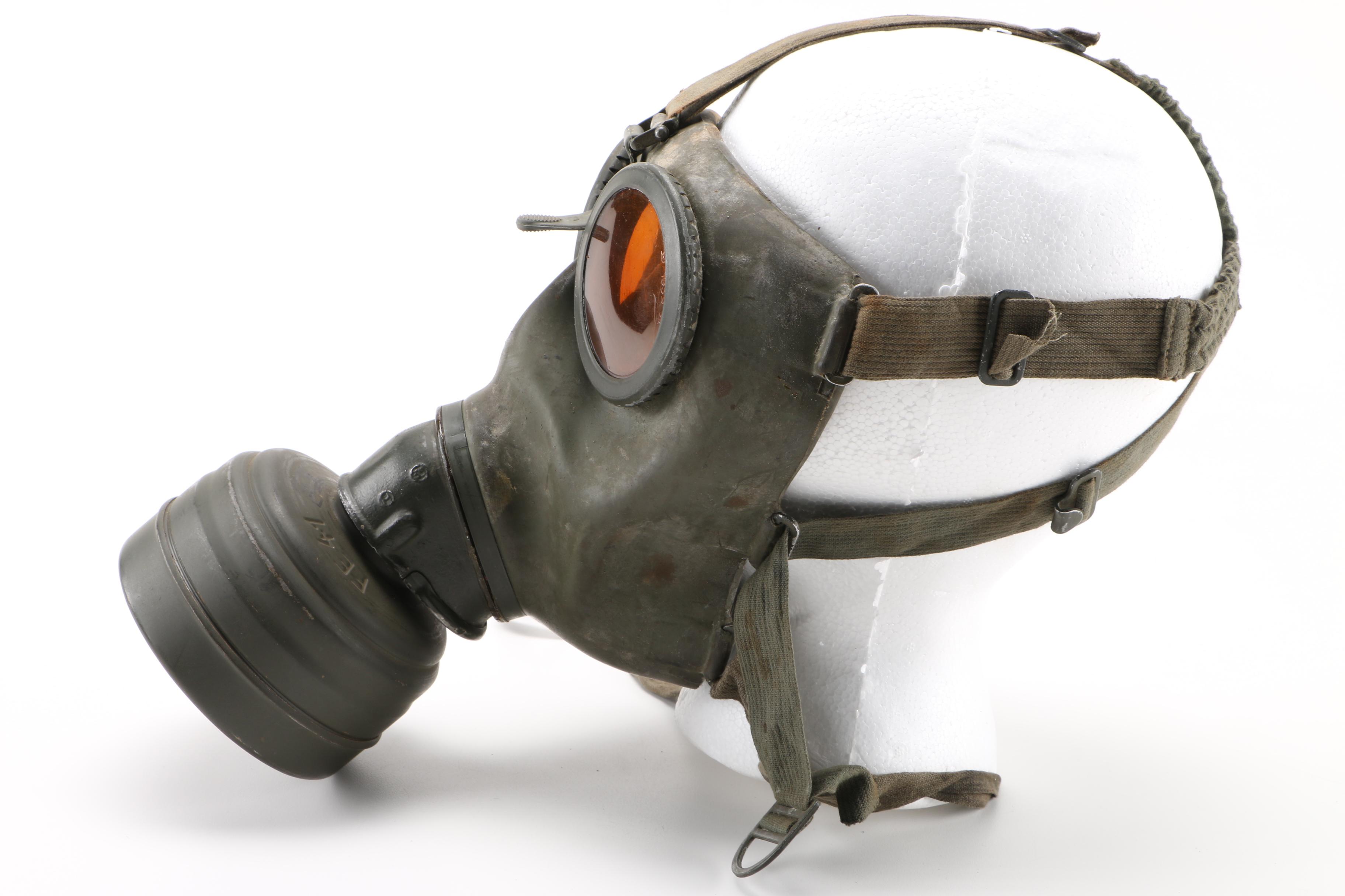 German WWII M38 Gas Mask, Filter and Travel Canister