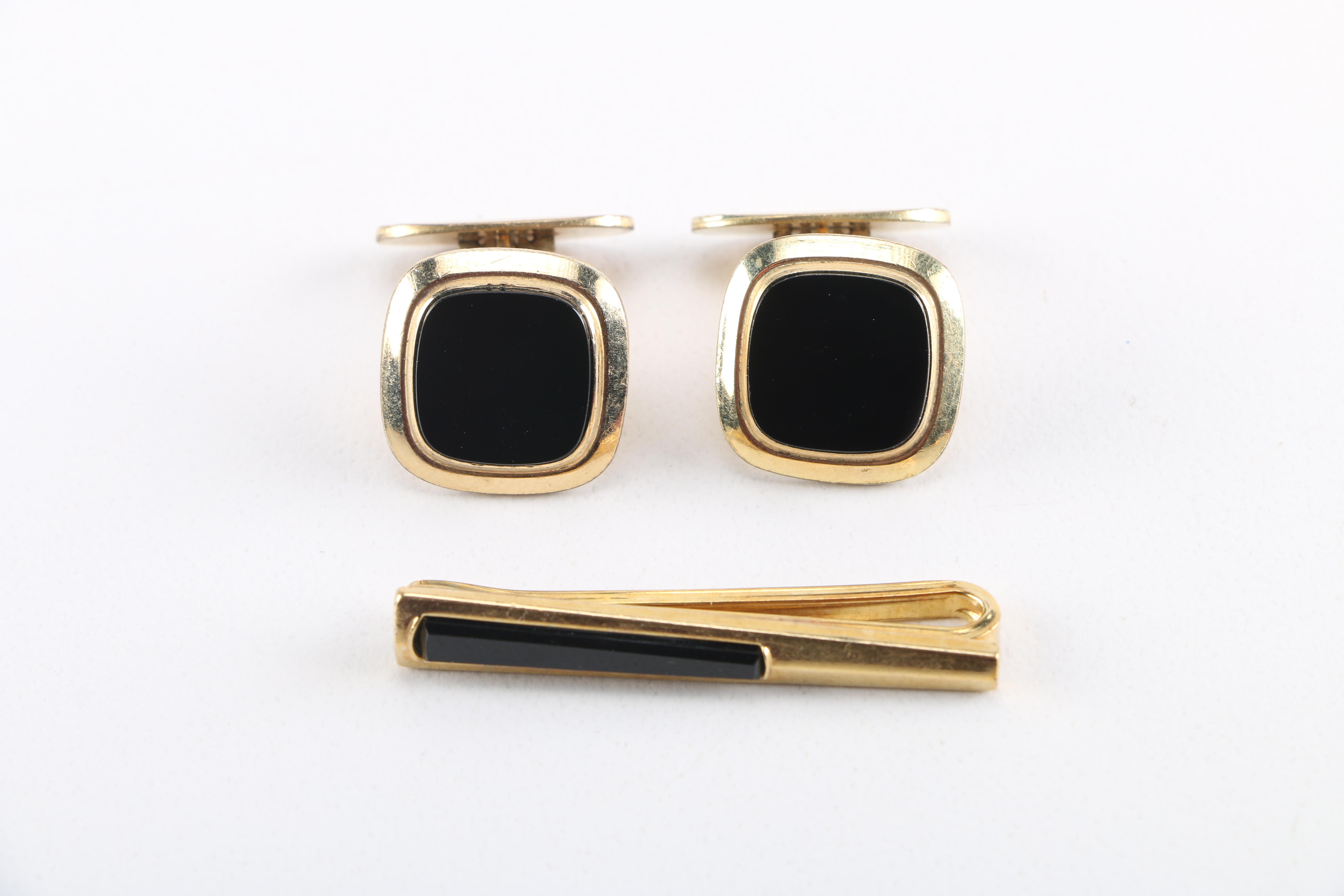 Costume Jewelry Including Cultured Pearl