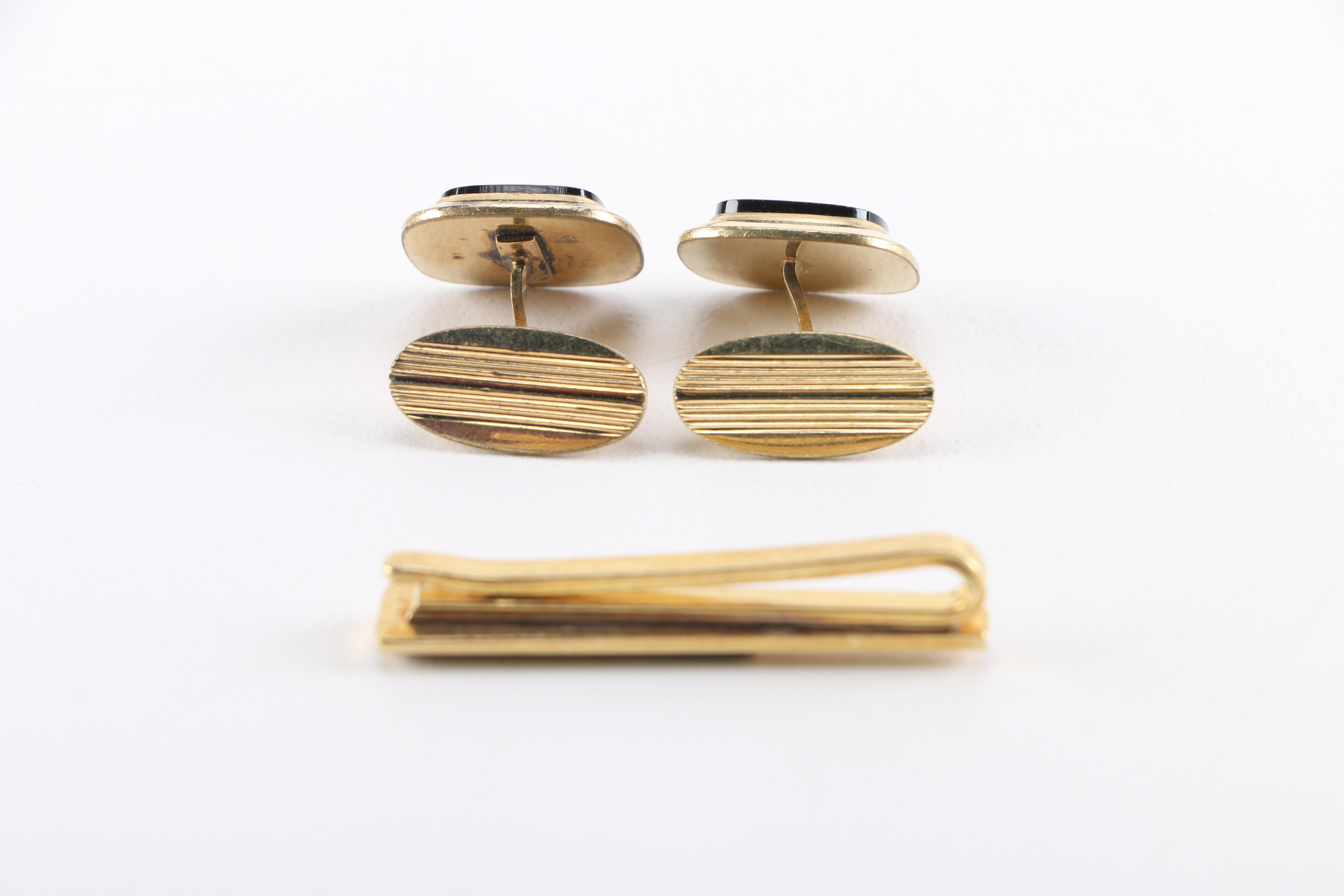 Costume Jewelry Including Cultured Pearl