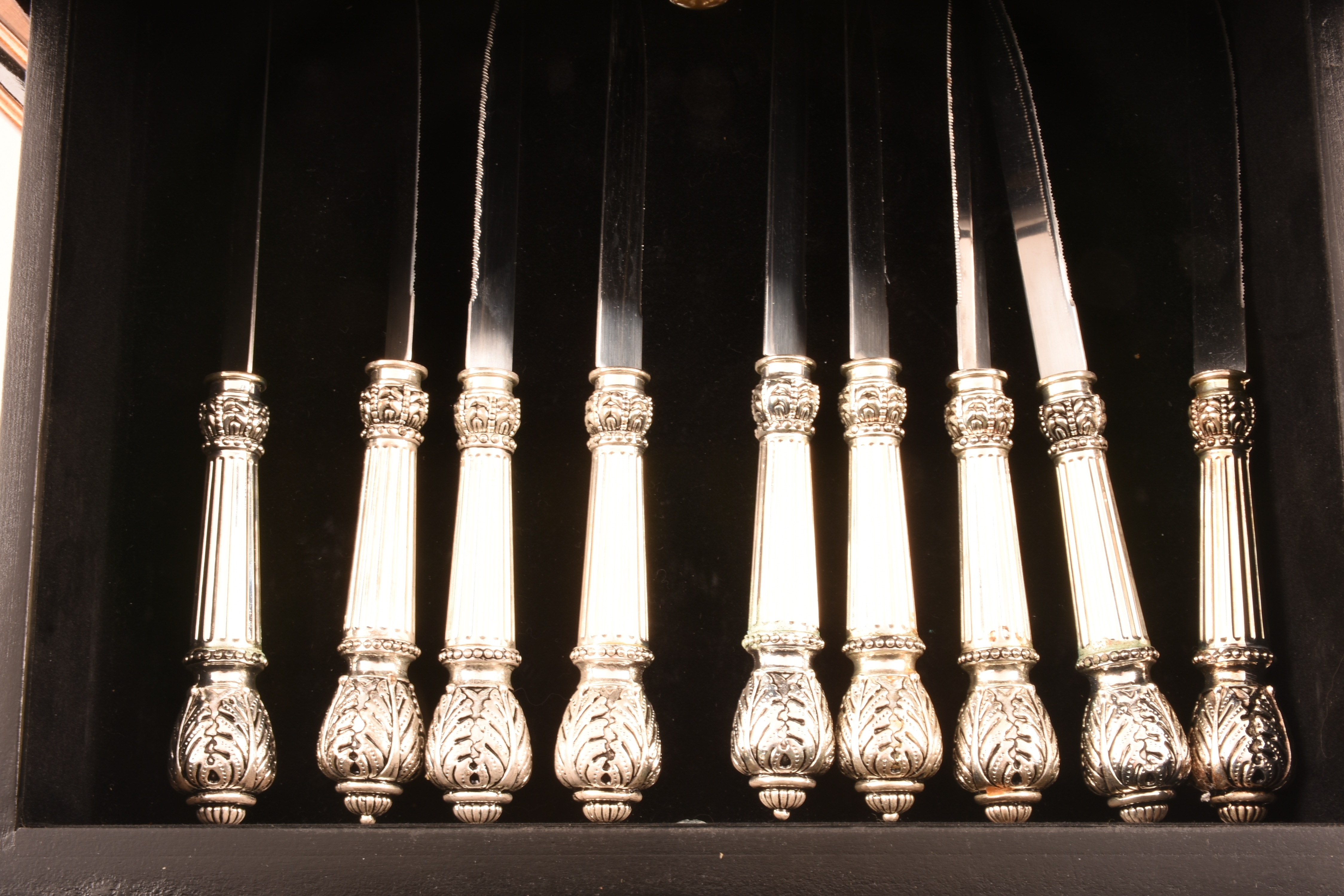 Elegant Flatware with Round Reeded Handles and Acanthus Reede