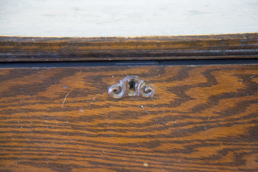 Antique Tiger Oak Chest of Drawers