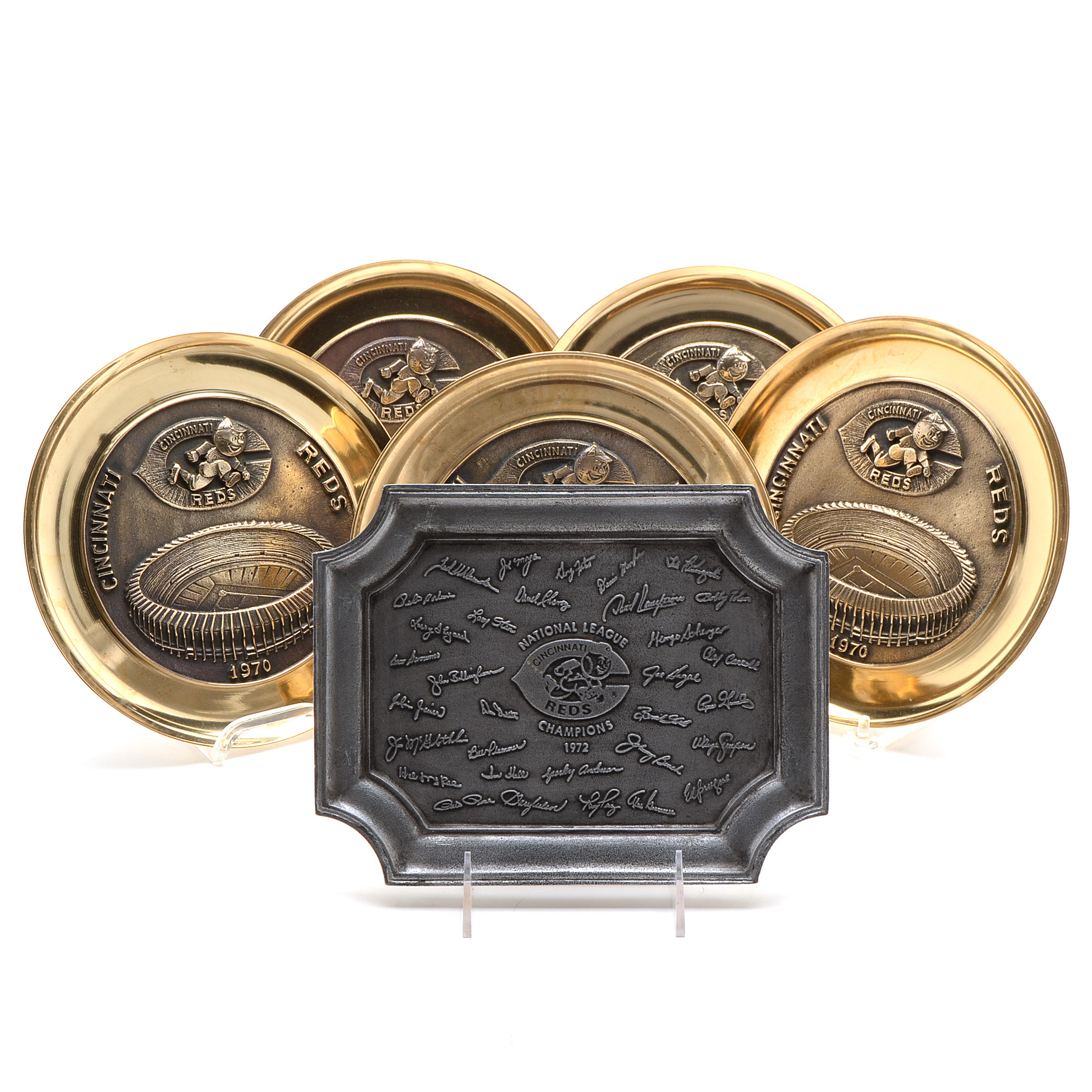 Metal Cincinnati Reds Plates