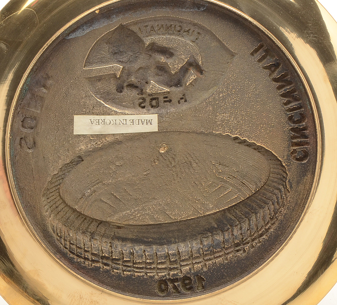 Metal Cincinnati Reds Plates