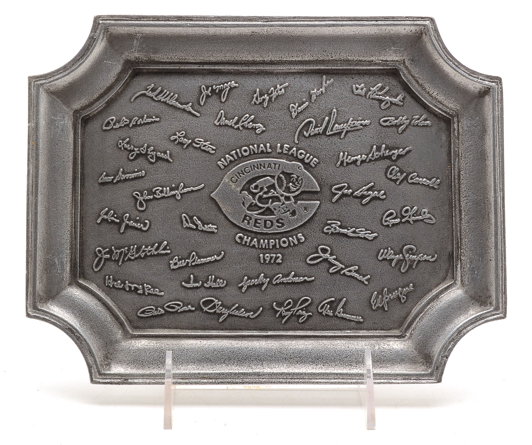 Metal Cincinnati Reds Plates