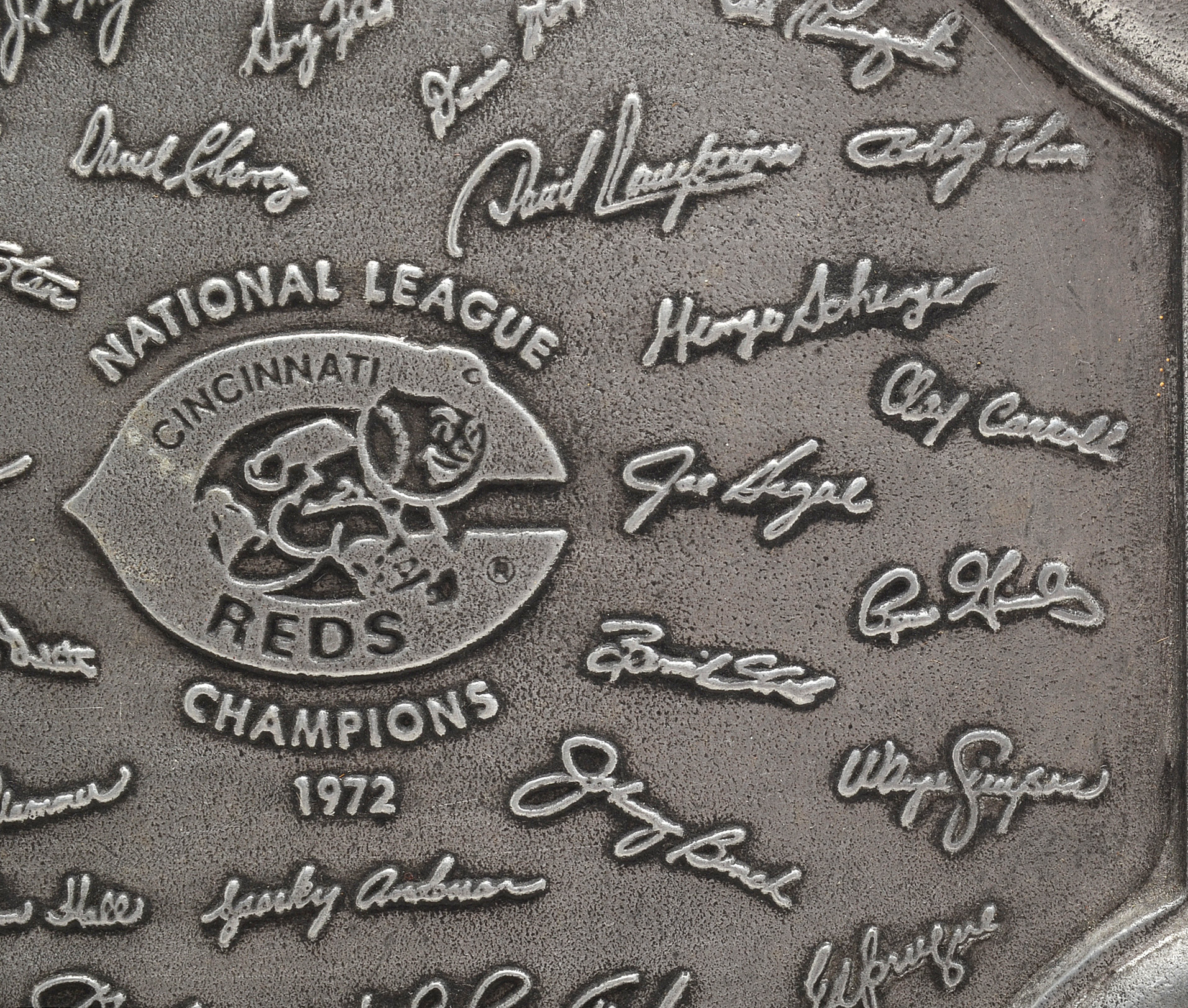 Metal Cincinnati Reds Plates