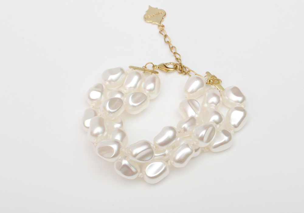 Pearl Themed Fashion Jewelry and Accessories