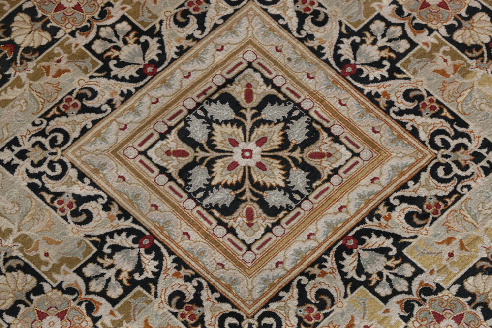 Hand Made Pakistani Round Wool Rug