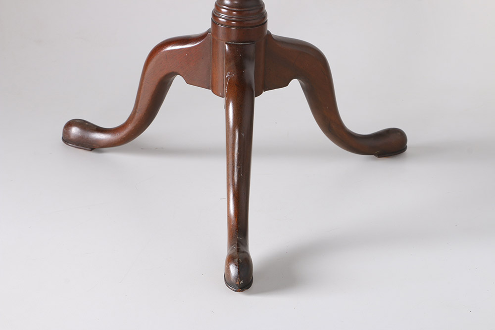 Williamsburg Furniture Cherry Tea Table Adaptation Made by Kittinger Company