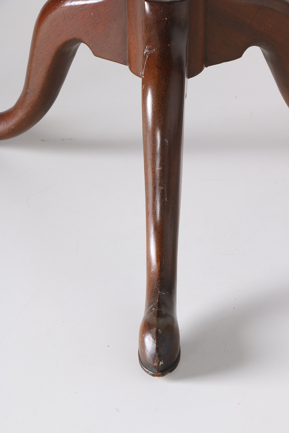 Williamsburg Furniture Cherry Tea Table Adaptation Made by Kittinger Company