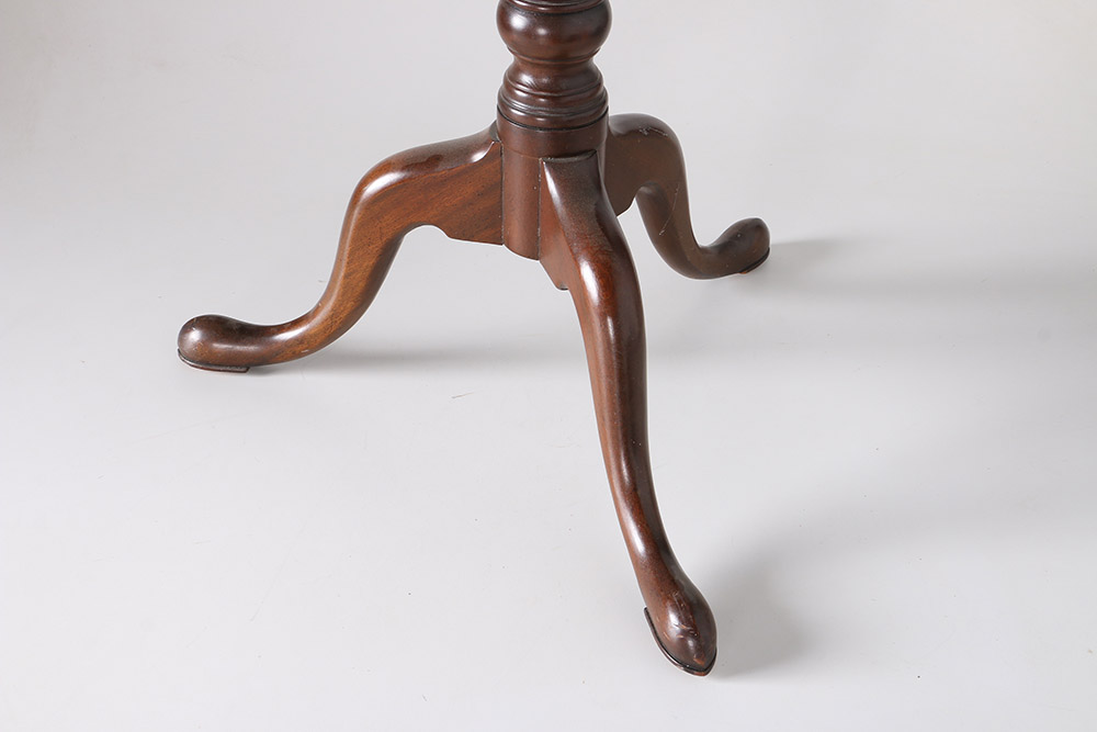 Williamsburg Furniture Cherry Tea Table Adaptation Made by Kittinger Company