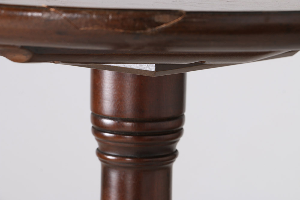 Williamsburg Furniture Cherry Tea Table Adaptation Made by Kittinger Company