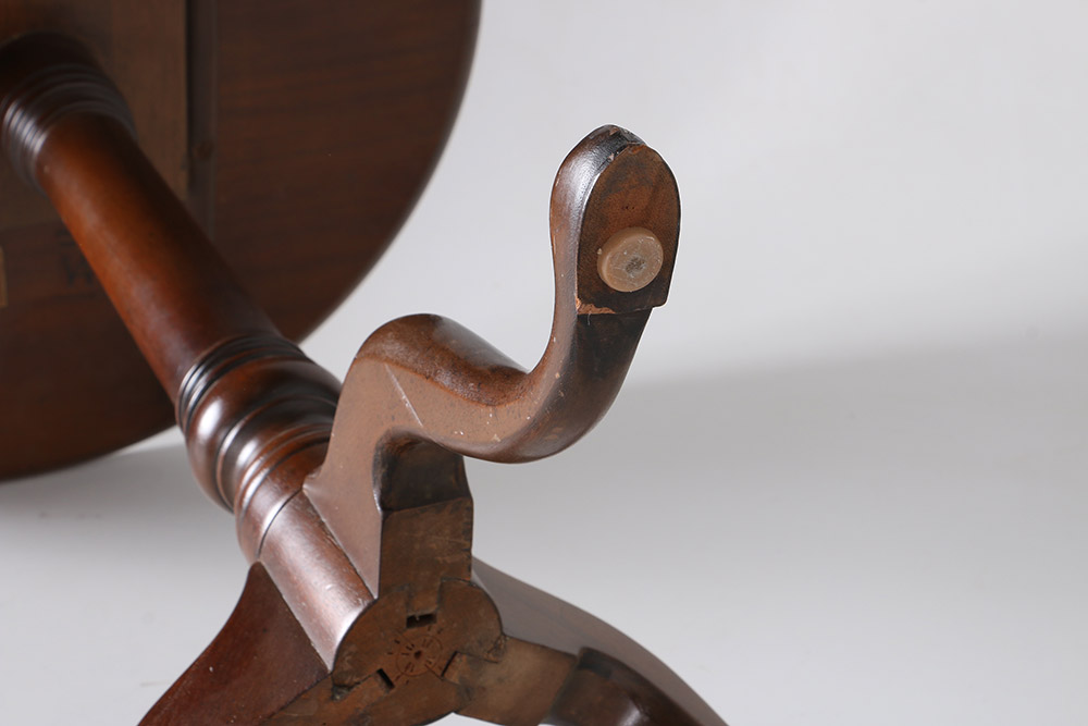 Williamsburg Furniture Cherry Tea Table Adaptation Made by Kittinger Company