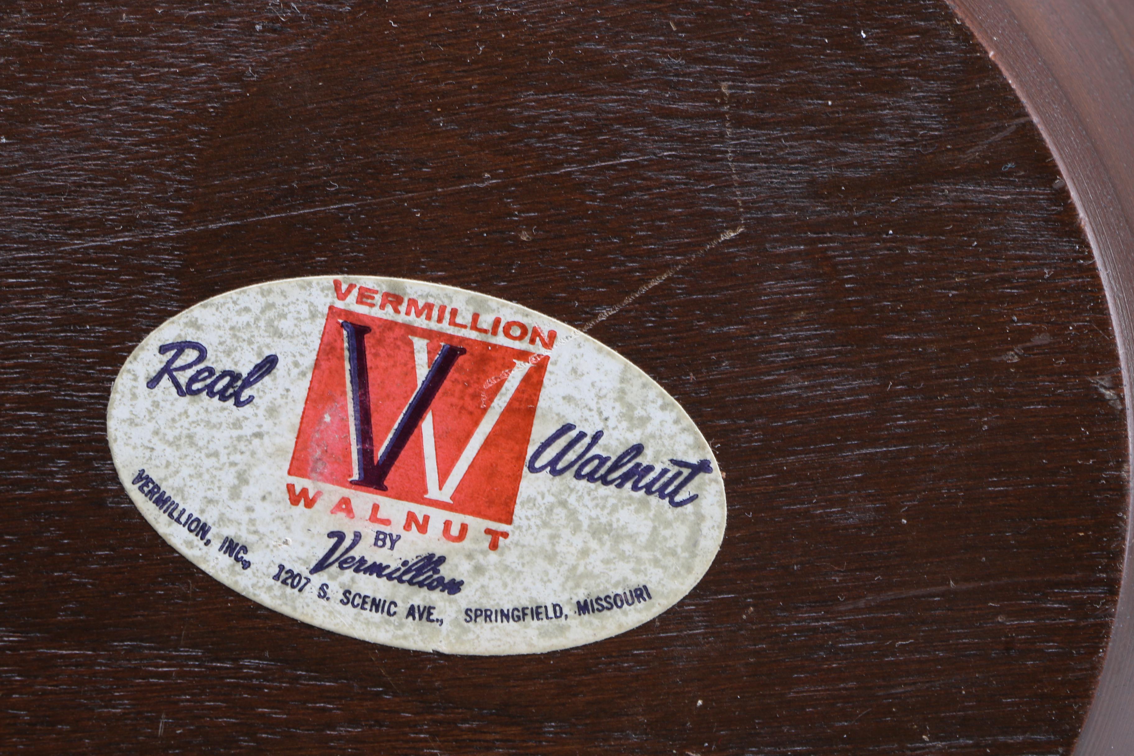 Mid Century Modern Serving Bowls Featuring Texas Ware