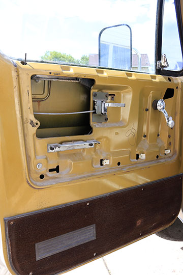 1975 Chevrolet Silverado "Camper Special"