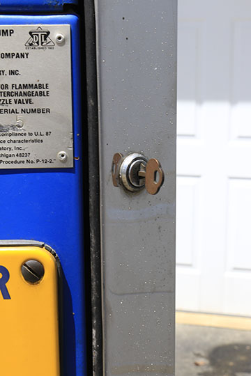 Vintage Sunoco Gas Pump