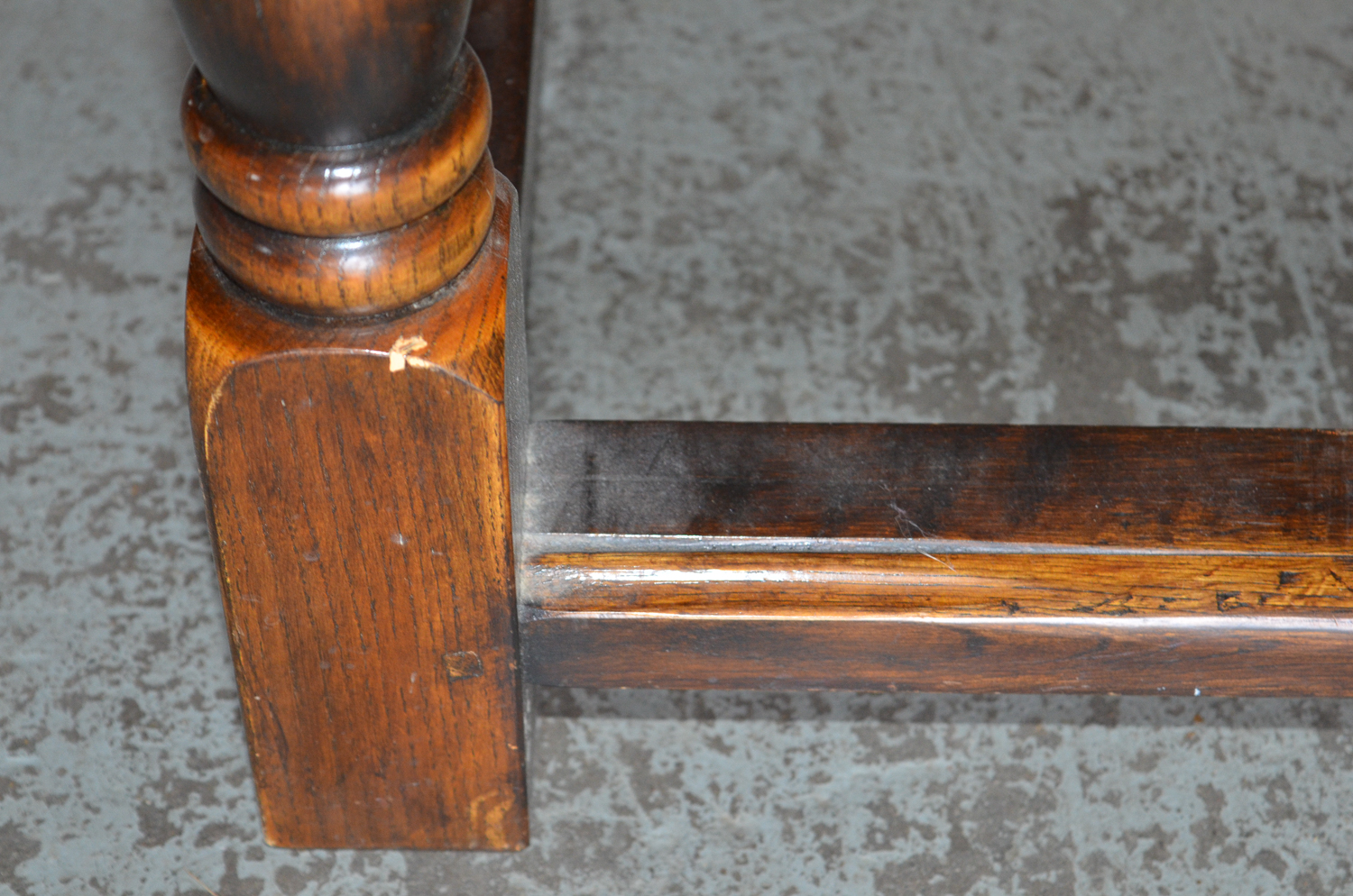 Vintage Queen Anne Style Oak Dining Table