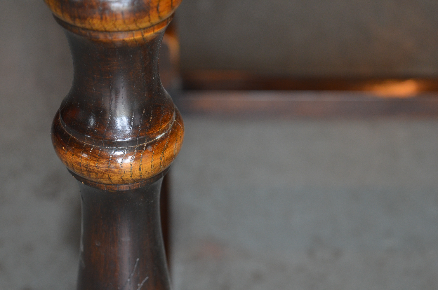 Vintage Queen Anne Style Oak Dining Table