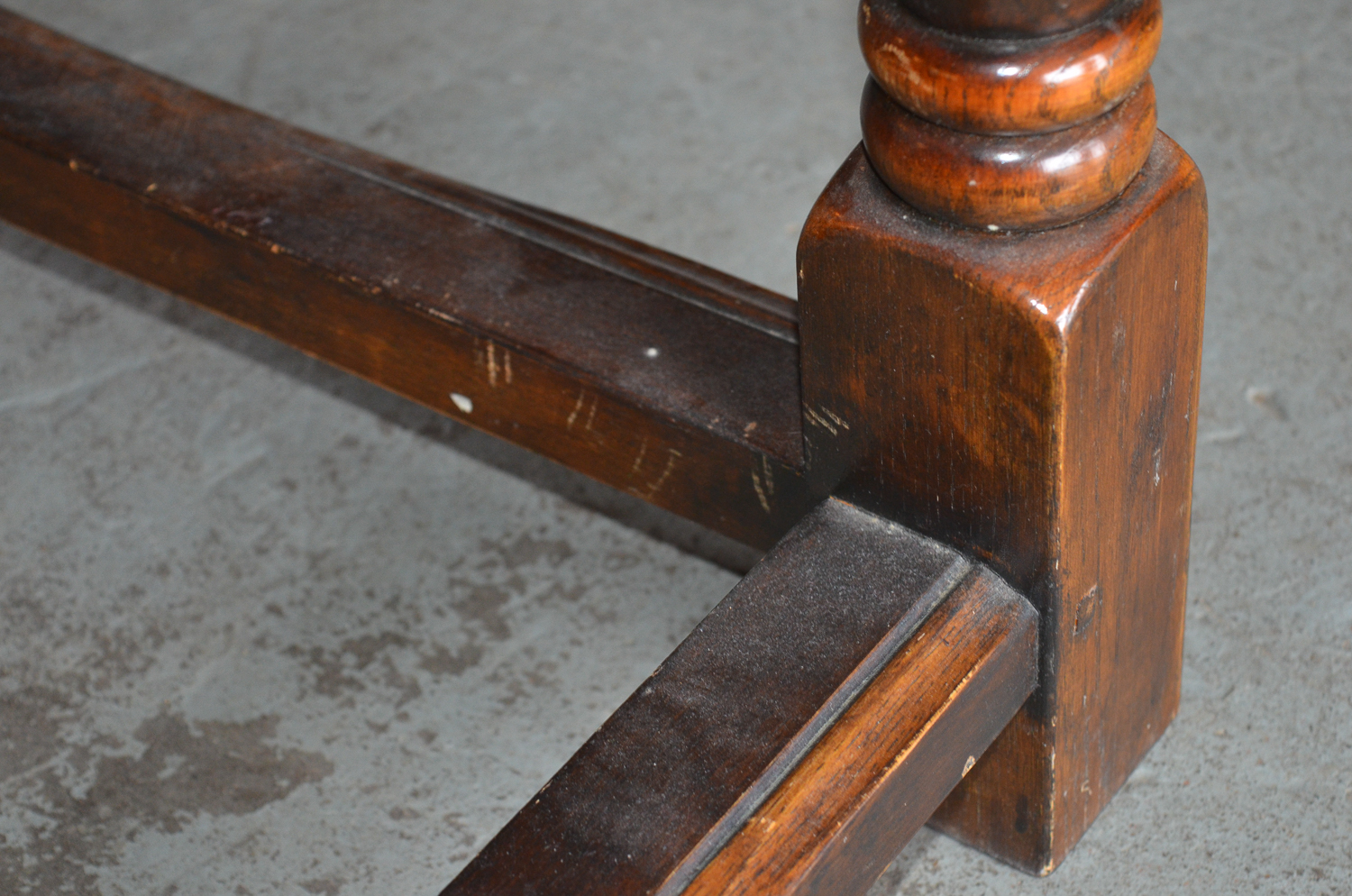 Vintage Queen Anne Style Oak Dining Table