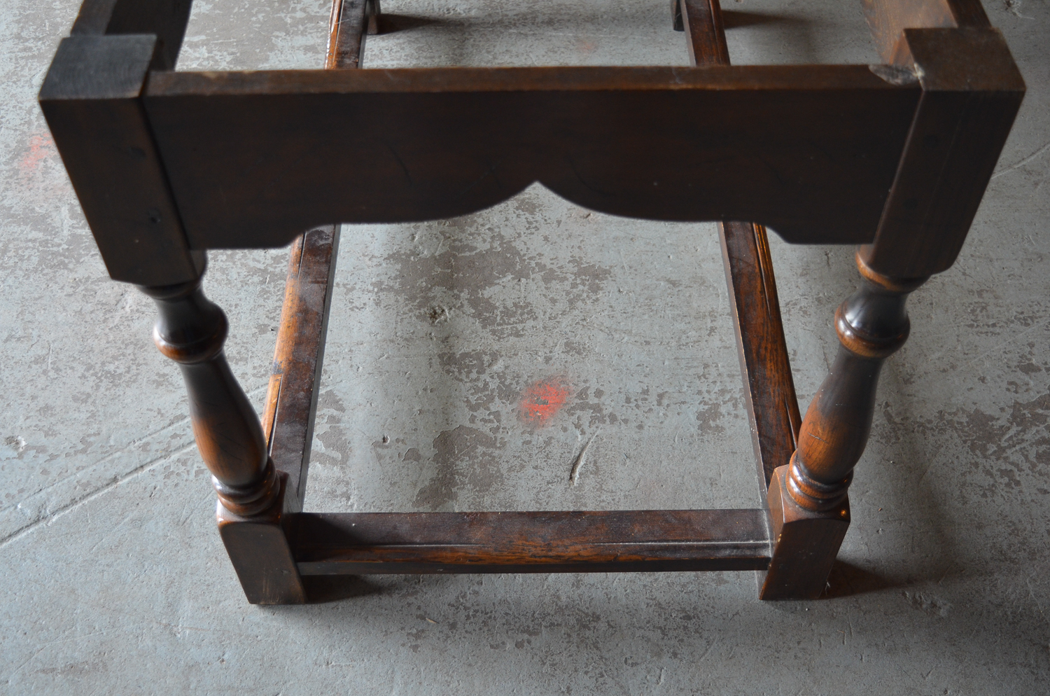 Vintage Queen Anne Style Oak Dining Table